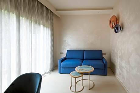 Two-Bedroom Queen Suite with Two Queen Beds and Sofa Bed - Balcony/Non-Smoking