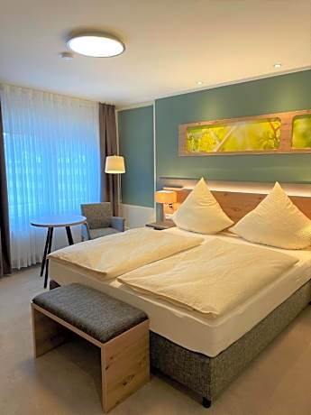 Deluxe Double Room with Shower