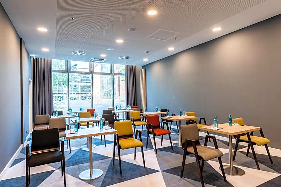 Premier Inn Koln City Sud