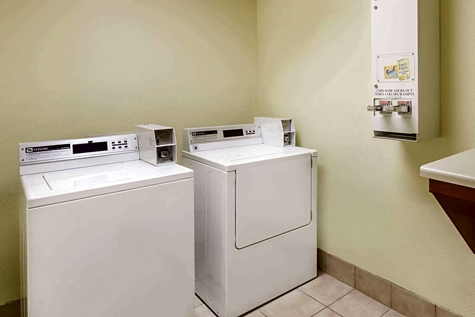 Wingate by Wyndham Savannah Gateway