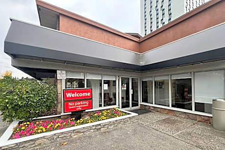 Econo Lodge Motel Village