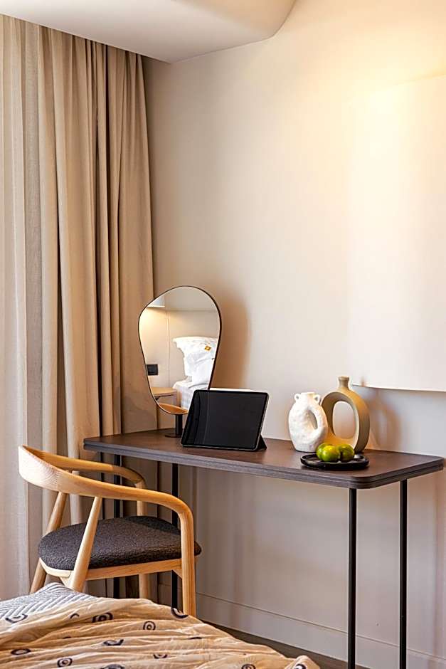 Erato by Samian Mare