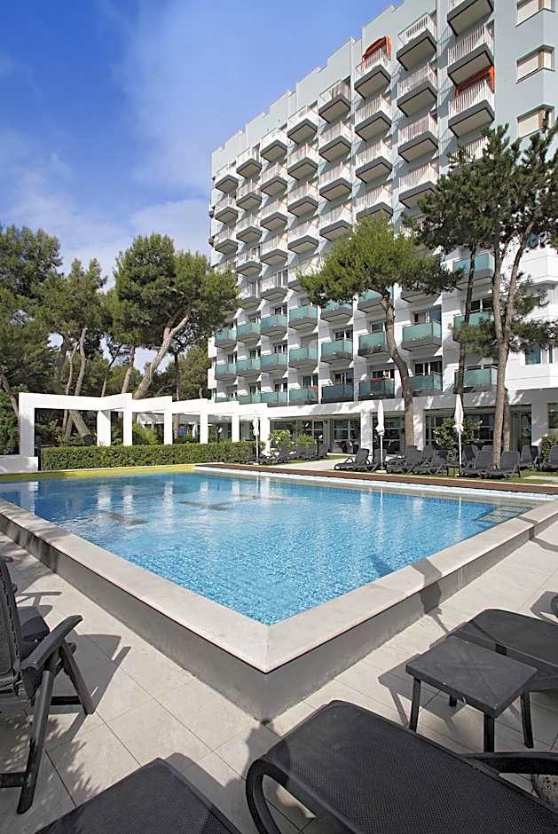 International Beach Hotel