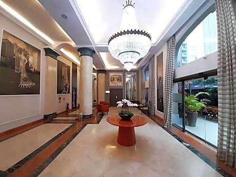 INCRIVEL Flat proximo Shoppings JK e Vila Olimpia