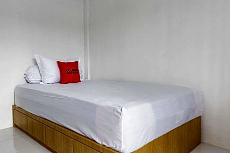 Single Room with Shared Bathroom