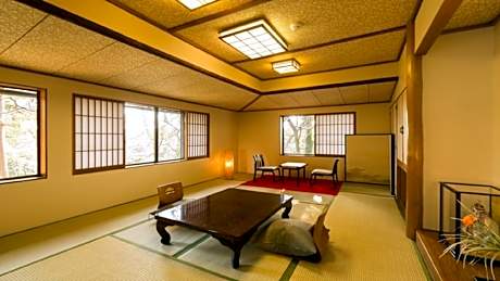 Kiku - Standard Japanese Style Room with Shared Bath