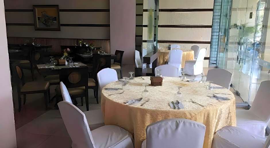 Baguio Burnham Suites Hotel
