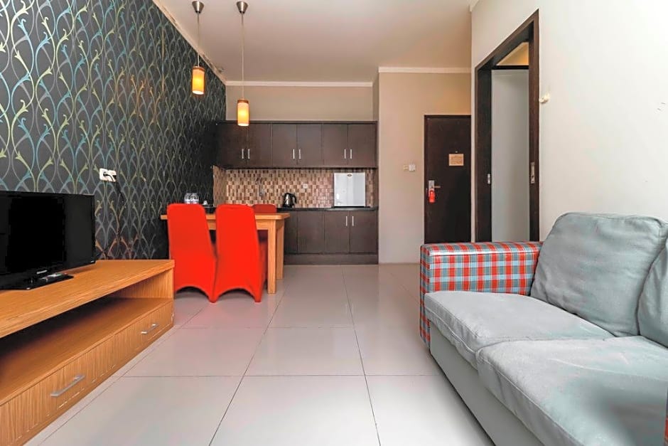 RedDoorz Plus near Pantai Losari