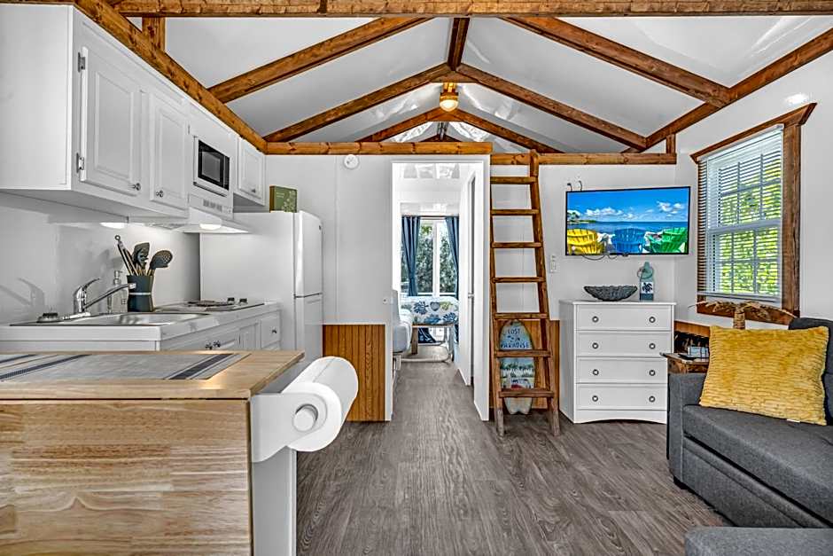 Aqua Lodges at Coconut Cay Rv and Marina