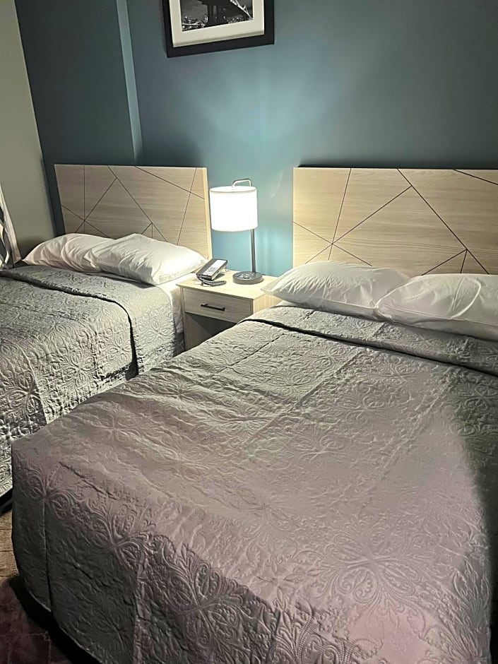 Deluxe Inn & Suites - Long Island City NYC