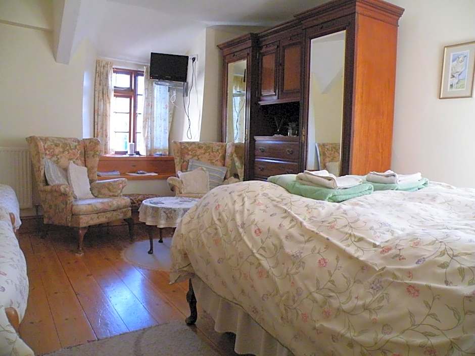 Burton Farmhouse