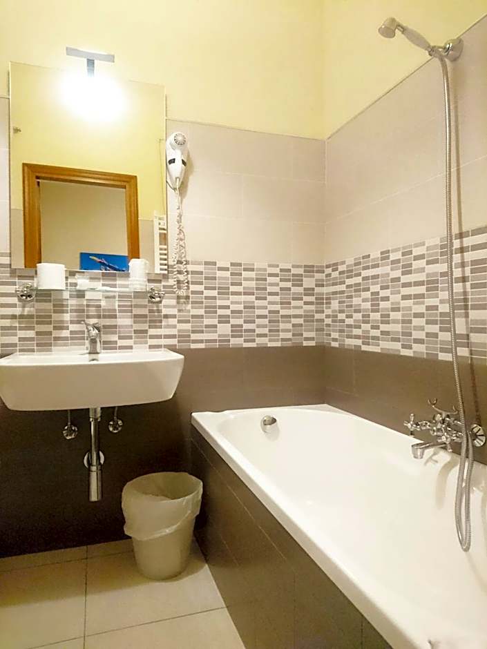 Giappone Inn Parking Hotel