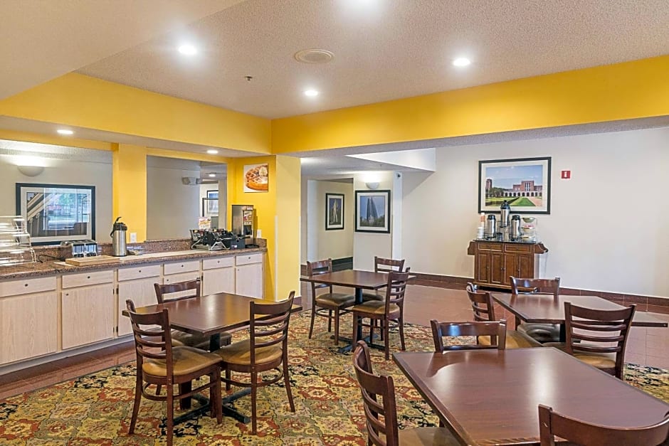 Quality Inn & Suites West Chase