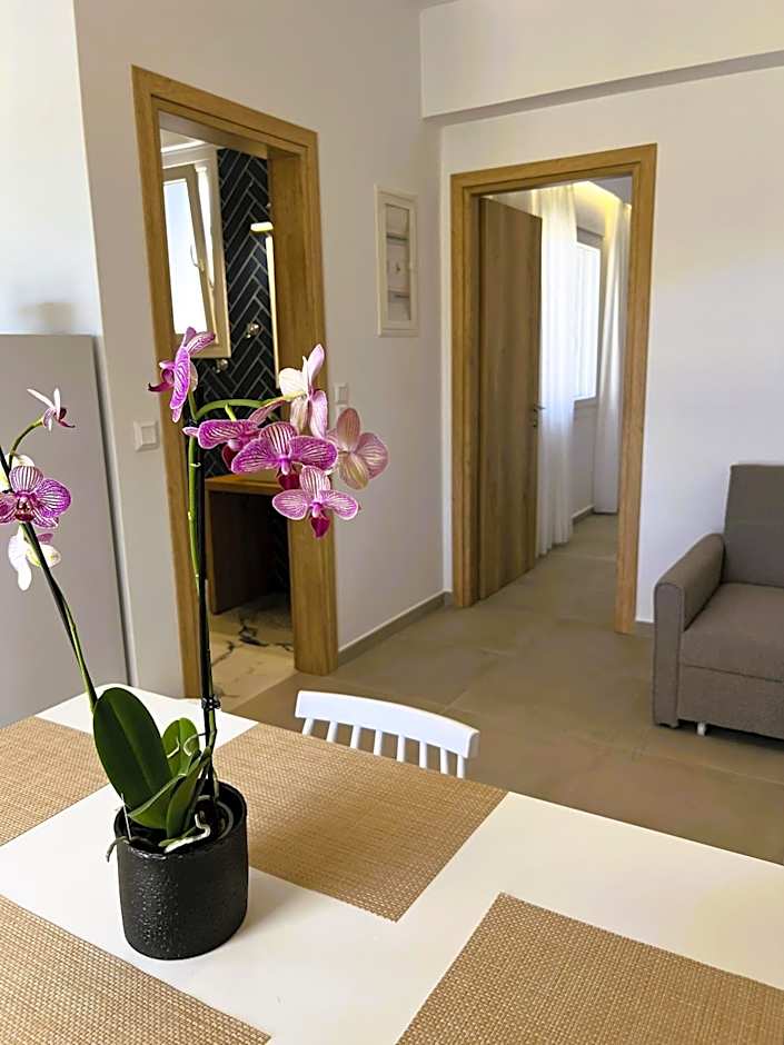 Irini Seaside Luxury Apartments