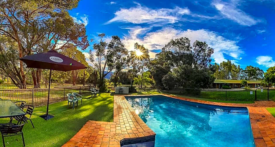 Mountain View Motor Inn & Holiday Lodges