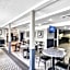 Eastland Suites Hotel & Conference Center By OYO Urbana