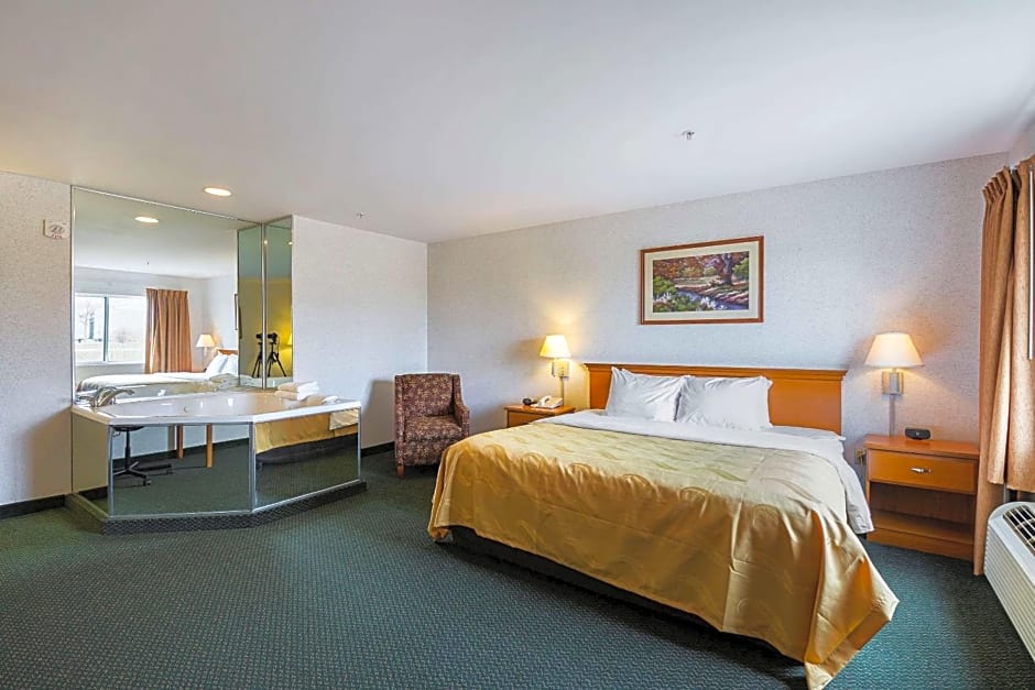 Quality Inn & Suites Belmont Route 151