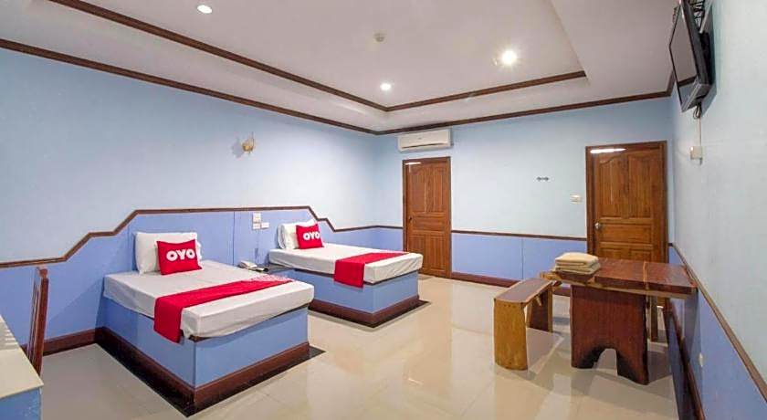 OYO 75334 Train Hotel