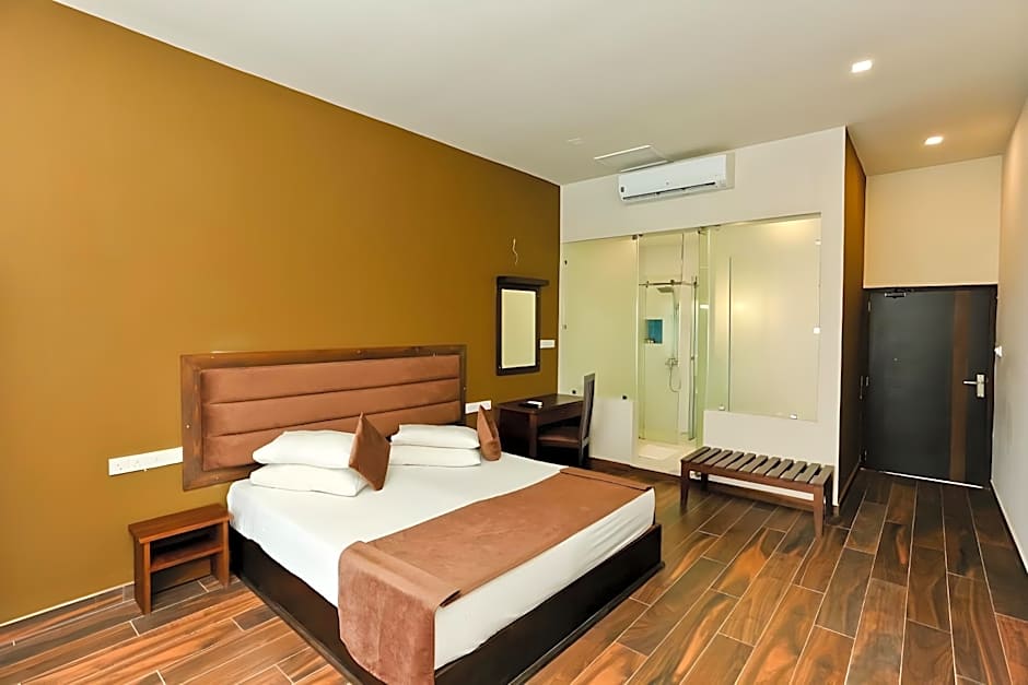 Golden Star Beach Hotel