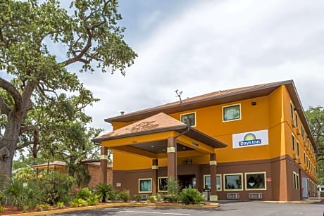 Days Inn by Wyndham Biloxi Beach