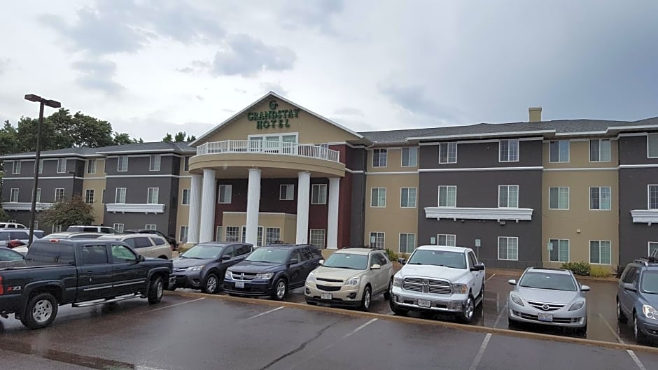 GrandStay Residential Suites Hotel - Eau Claire