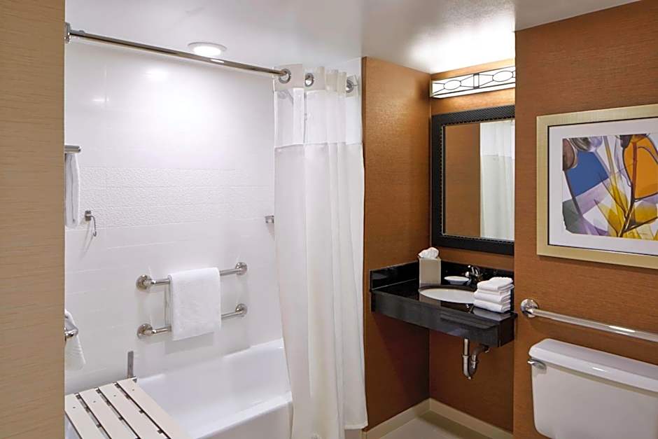 Fairfield Inn & Suites by Marriott Rochester East