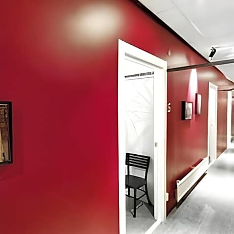 RAMILTON Old Town Hostel