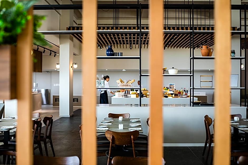 Louis Phaethon Beach