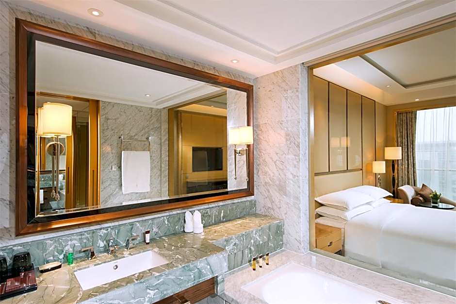 Sheraton Qingdao Jiaozhou Hotel