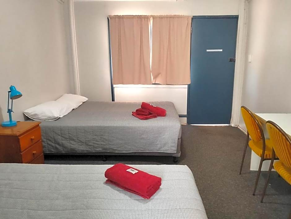 Billabong Hotel Motel