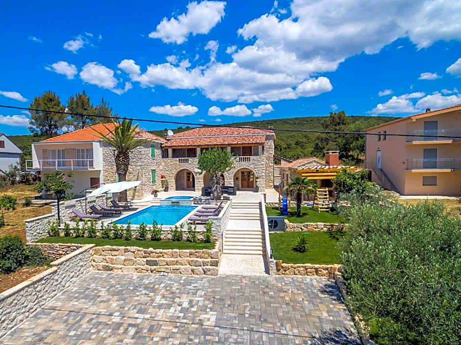 MY DALMATIA - Authentic villa Dumina with private heated pool