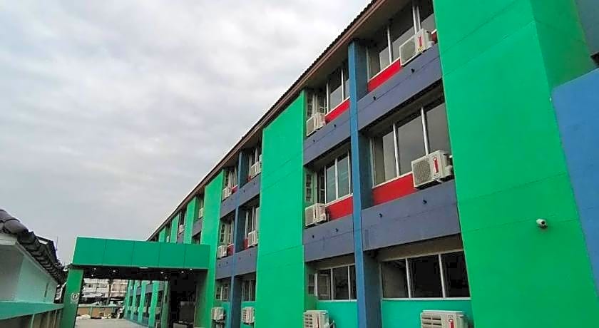 The Sea Bangsean Hotel