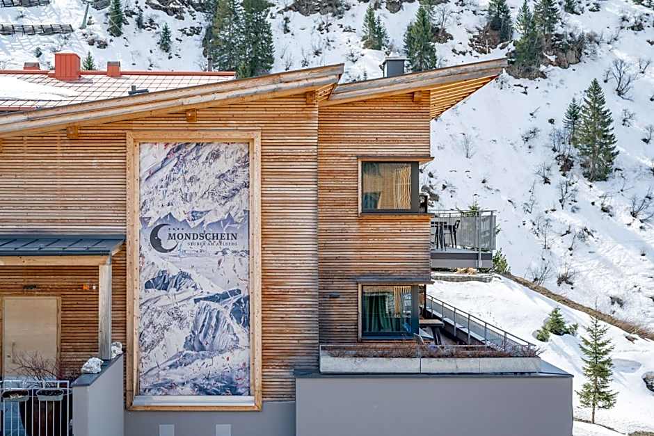 Mondschein Hotel & Chalet Ski-In Ski-Out Luxus am Arlberg
