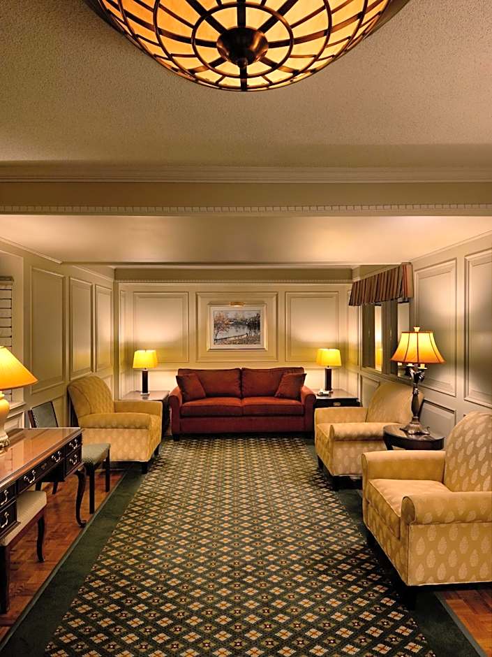 Royal Scot Hotel & Suites, Trademark Collection by Wyndham