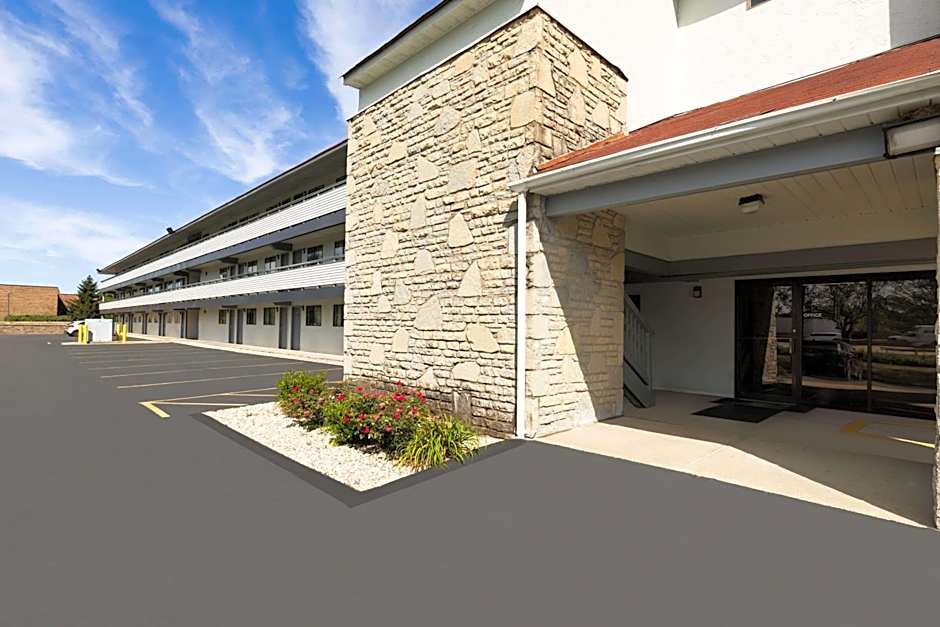 Super 8 by Wyndham Fort Mitchell Cincinnati Area
