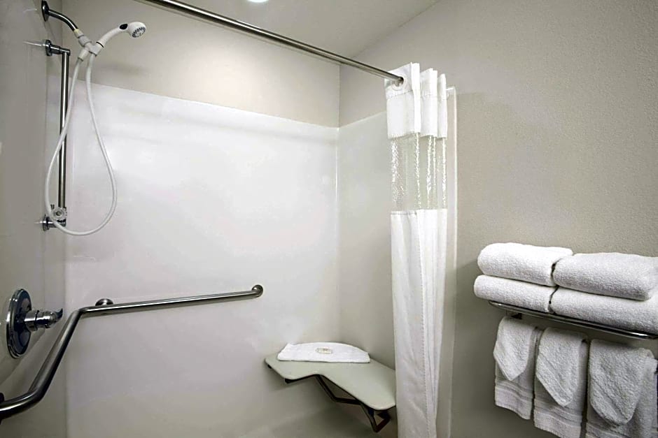 Ramada Limited and Suites Bloomington