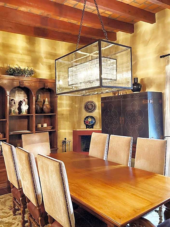 Exclusive Luxury Guest Center House