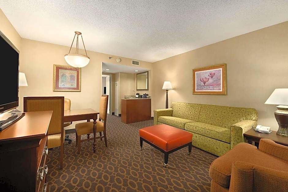 Embassy Suites By Hilton Hotel Atlanta-Airport