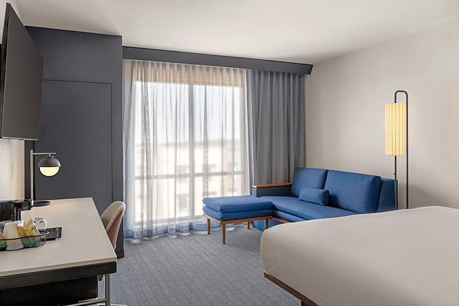 Courtyard by Marriott Milwaukee Brookfield at Poplar Creek