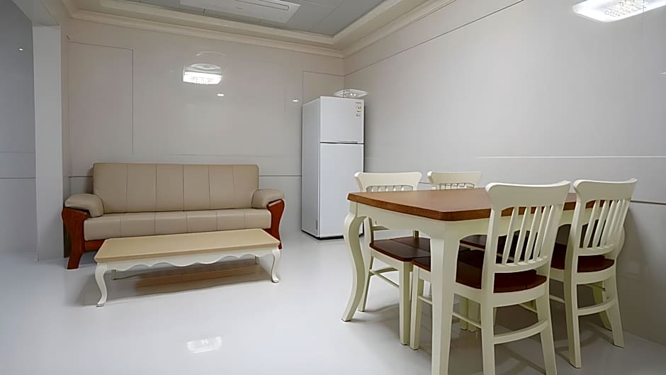 Taebaek Hotel
