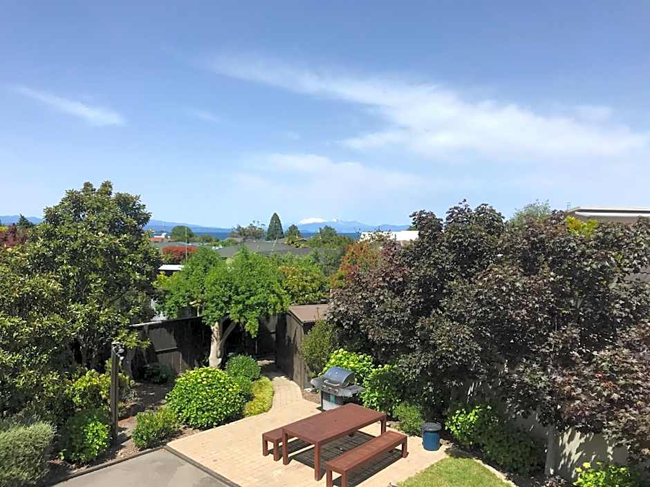 Alpine Lake Motor Lodge