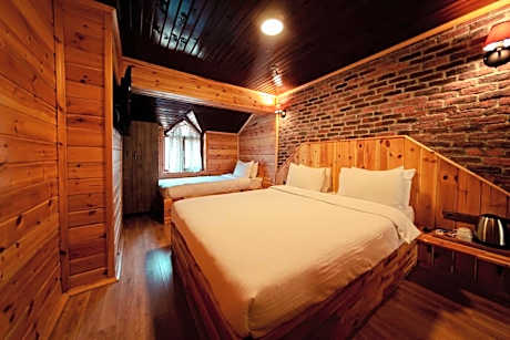 Family Room with Mountain View