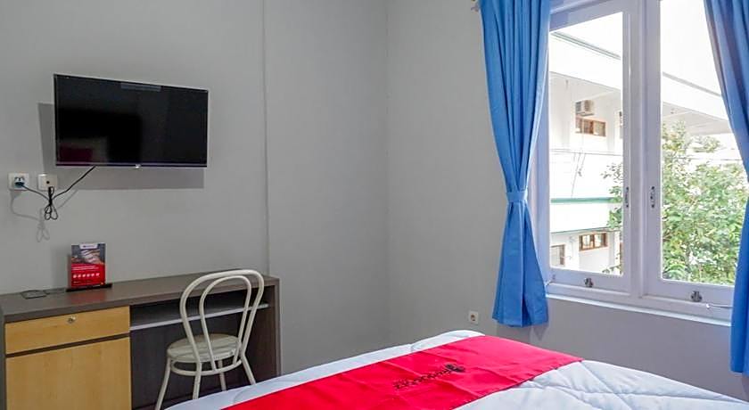 RedDoorz near Jalan Adi Sucipto Solo