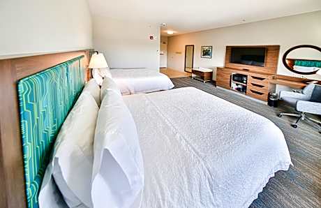 Queen Room with Two Queen Beds - Mobility and Hearing Access/Non-Smoking