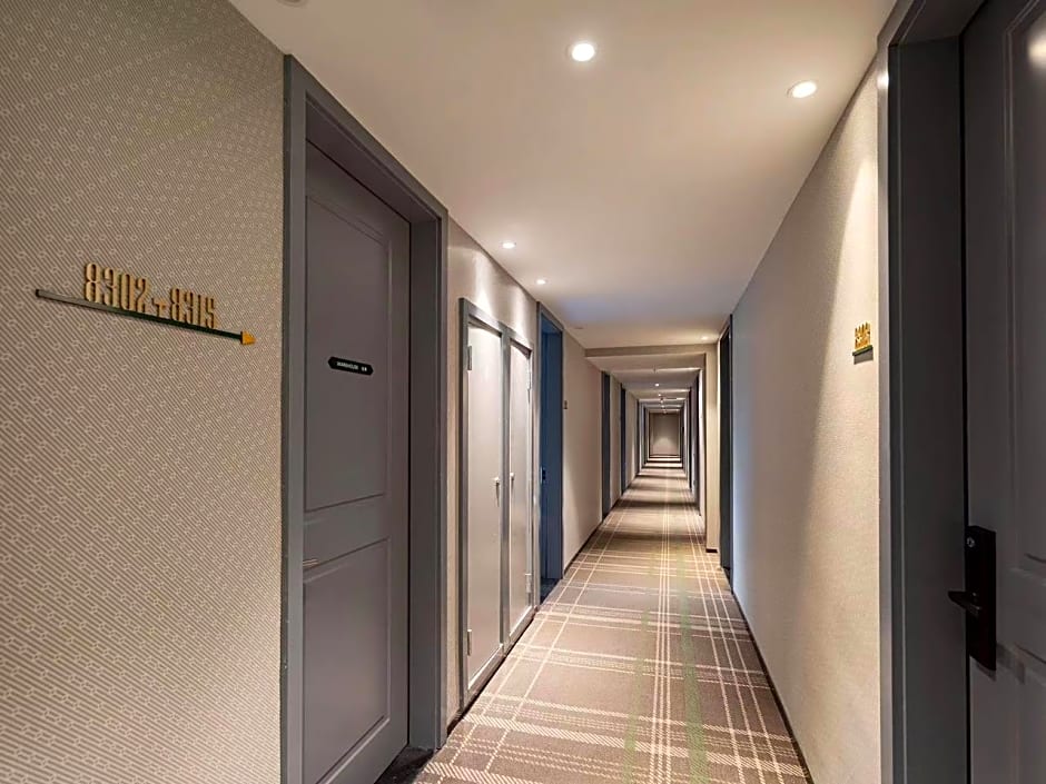 City Comfort Premier Hotel Wuhan Chuhehan Street Hongshan Road Metro Station