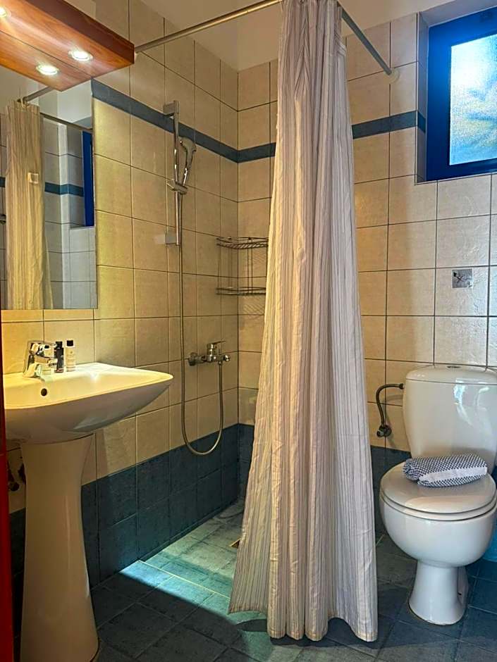 Finikas Studios & Apartments - Kalamaki Holidays