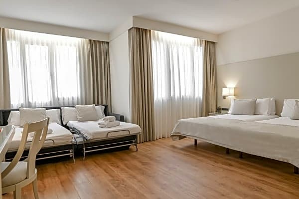 Aparthotel Mariano Cubi