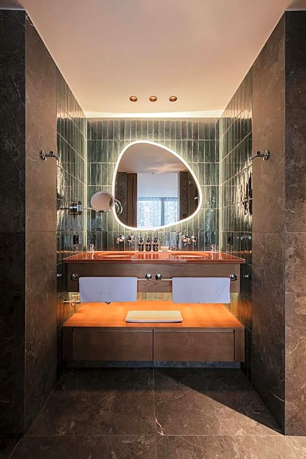 New Hotel Kristberg in Lech with SPA, outdoor pool and view