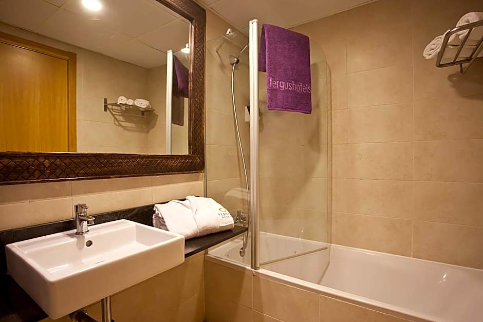 FERGUS Style Bahamas