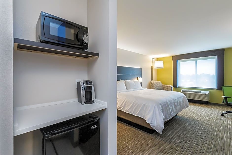 Holiday Inn Express and Suites- South Bend Casino By IHG